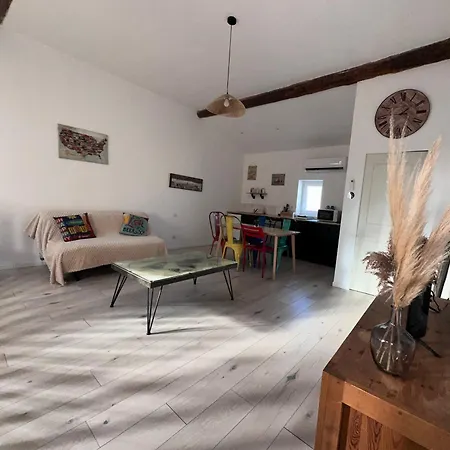 Loft Chaleureux Et Confortable Style Industriel Apartment Bouillargues