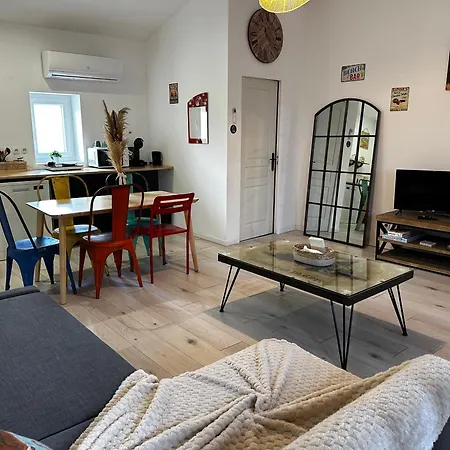 Apartment Loft Chaleureux Et Confortable Style Industriel Bouillargues