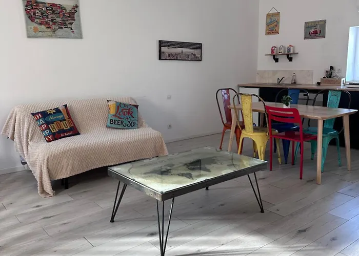 Loft Chaleureux Et Confortable Style Industriel Bouillargues